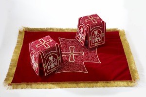 Красный шитье жемчугом